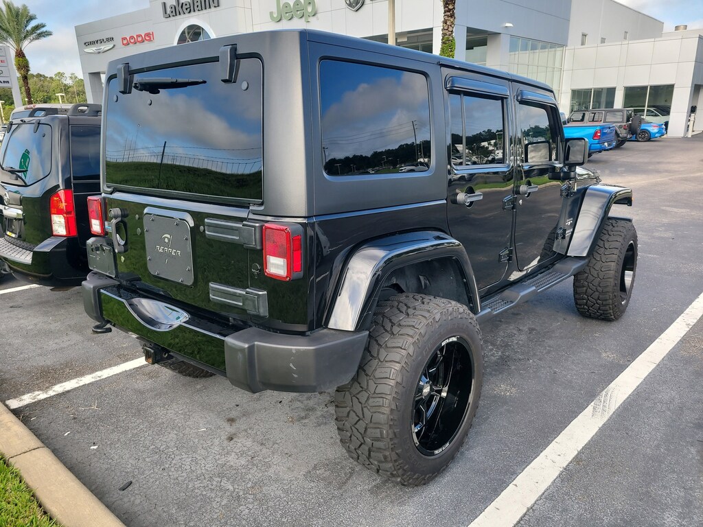 2016 Jeep Wrangler Unlimited Sahara photo 4