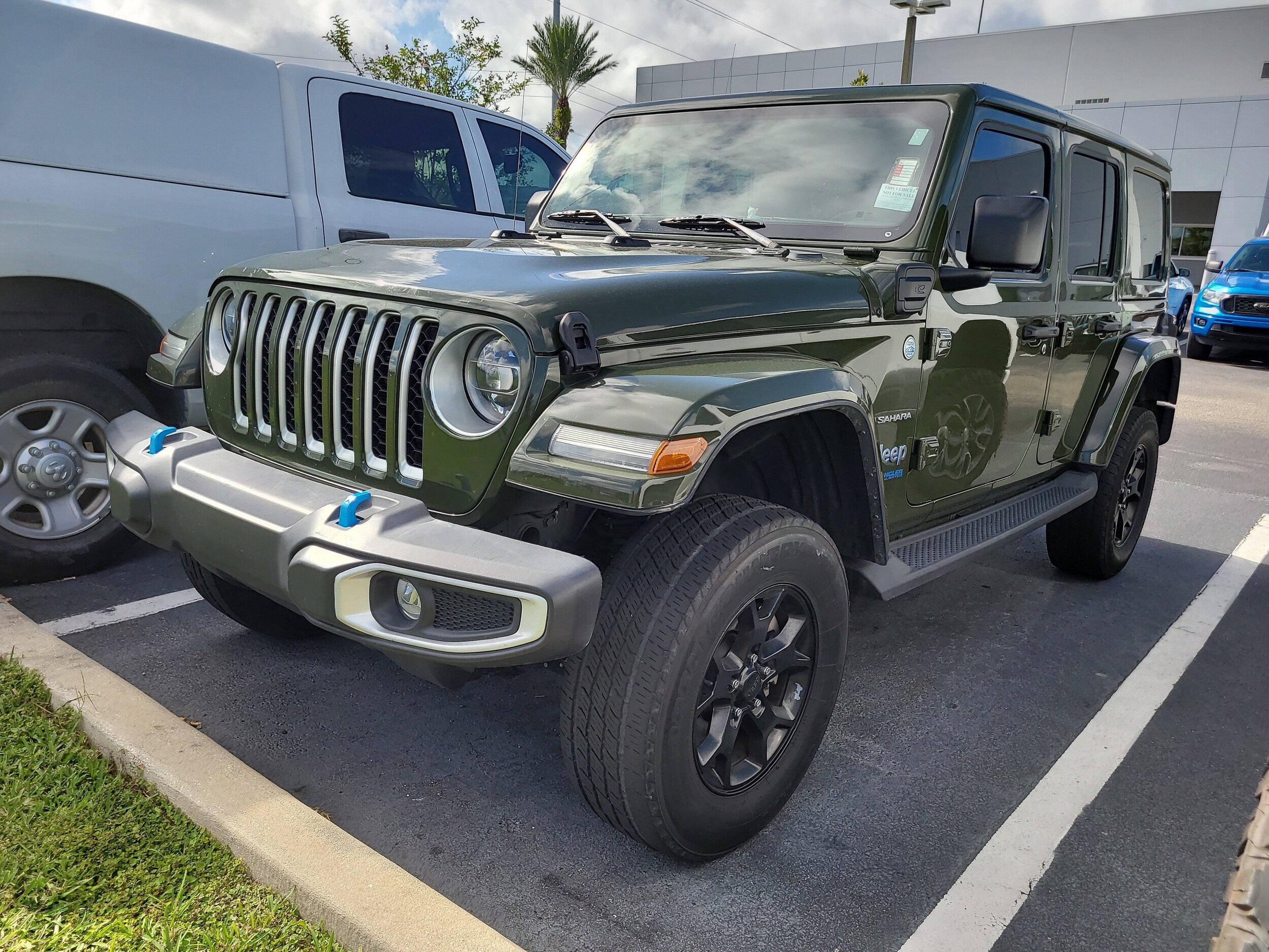 2022 Jeep Wrangler 4xe Unlimited Sahara photo 3