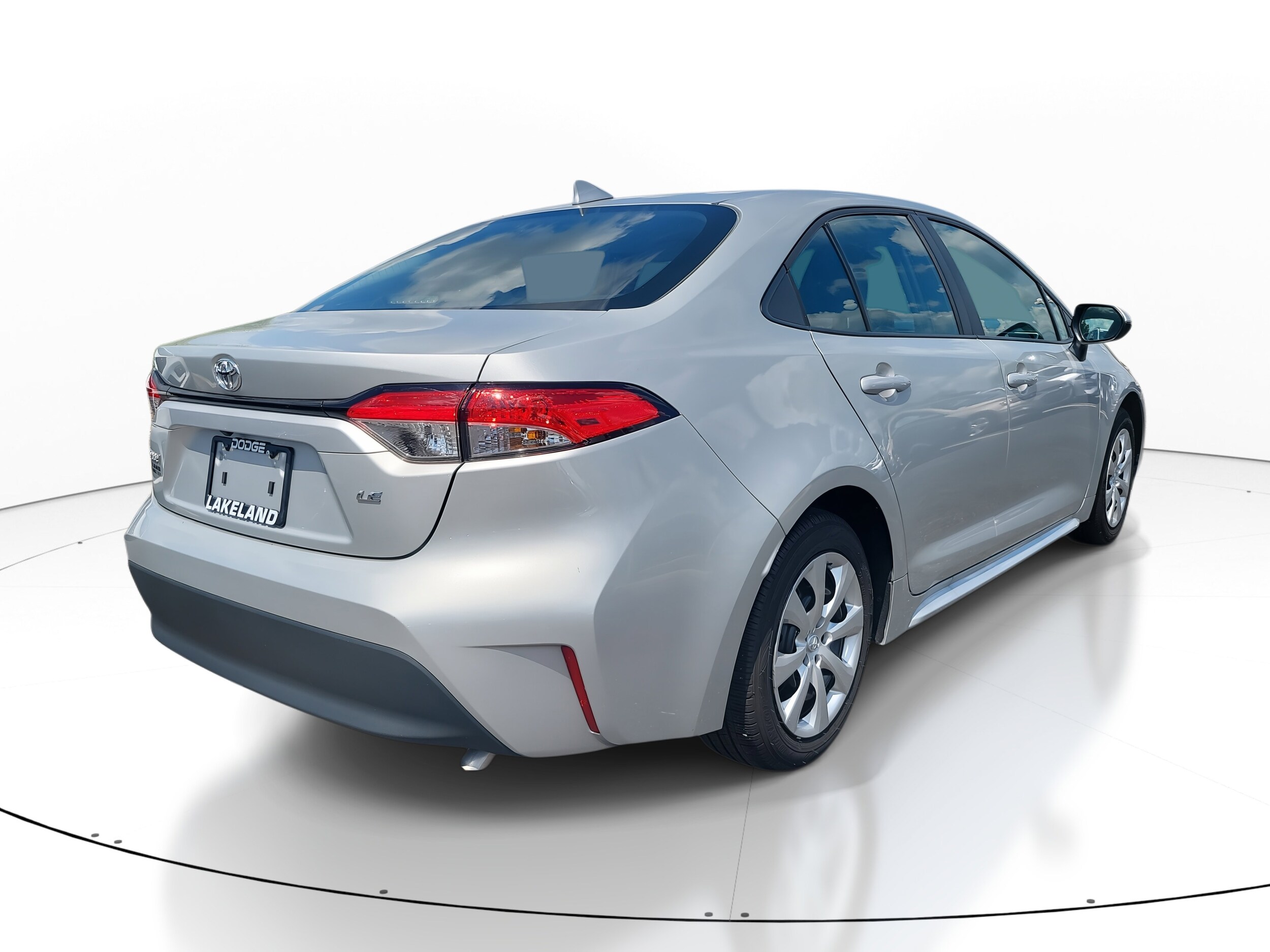 2024 Toyota Corolla LE photo 4