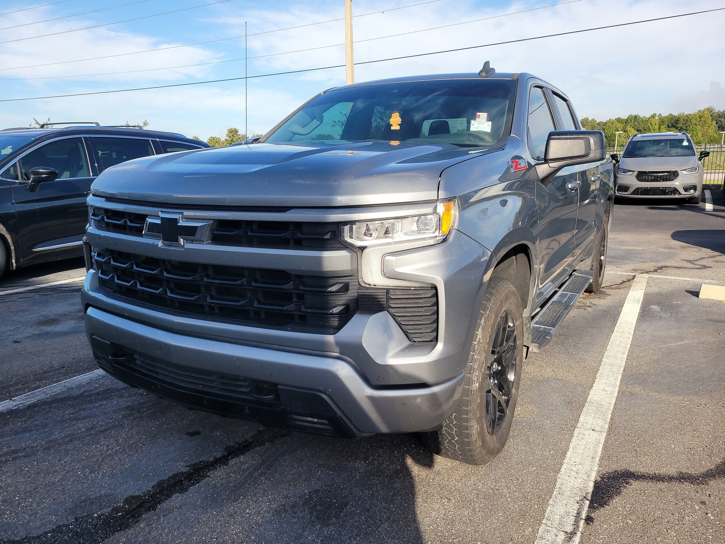 2023 Chevrolet Silverado 1500 RST photo 3