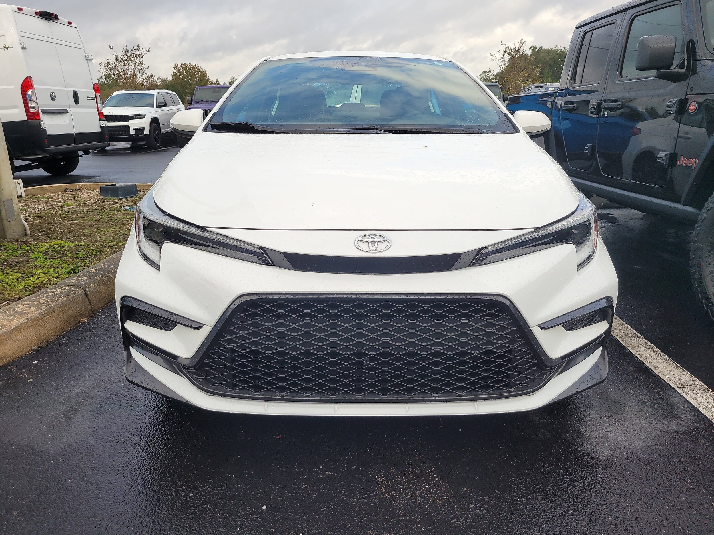 2024 Toyota Corolla SE photo 2