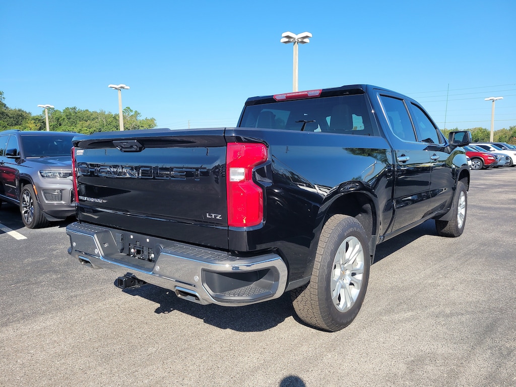 2025 Chevrolet Silverado 1500 LTZ photo 4
