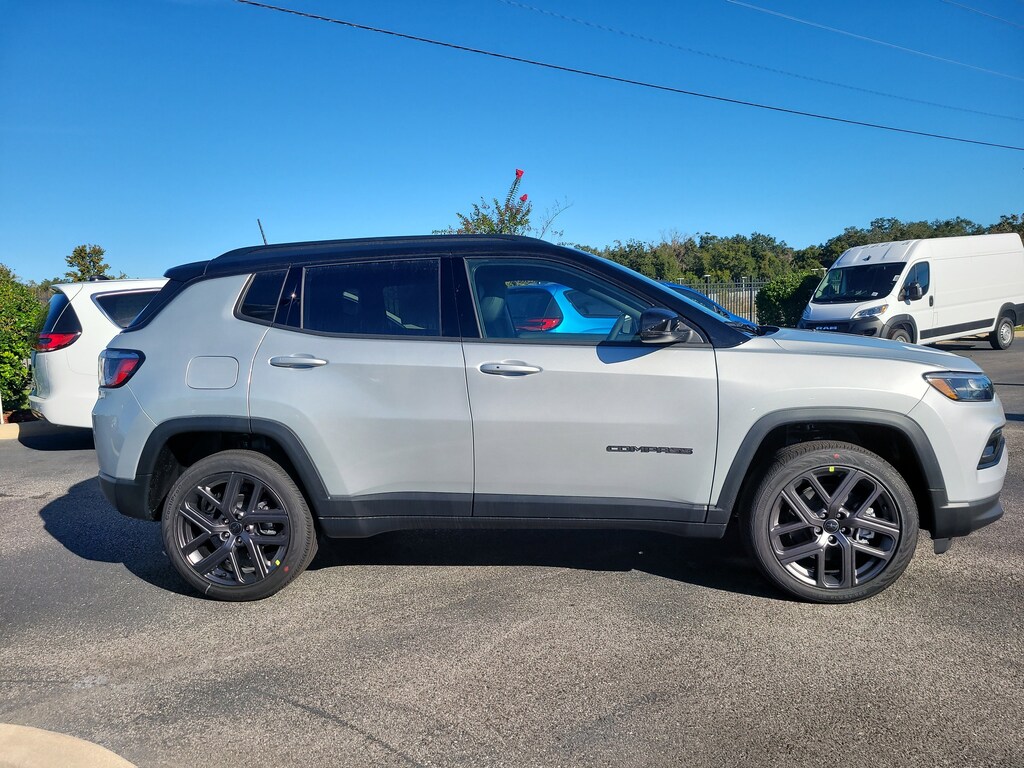 New 2026 Jeep Compass LIMITED ALTITUDE 4X4 Sport Utility