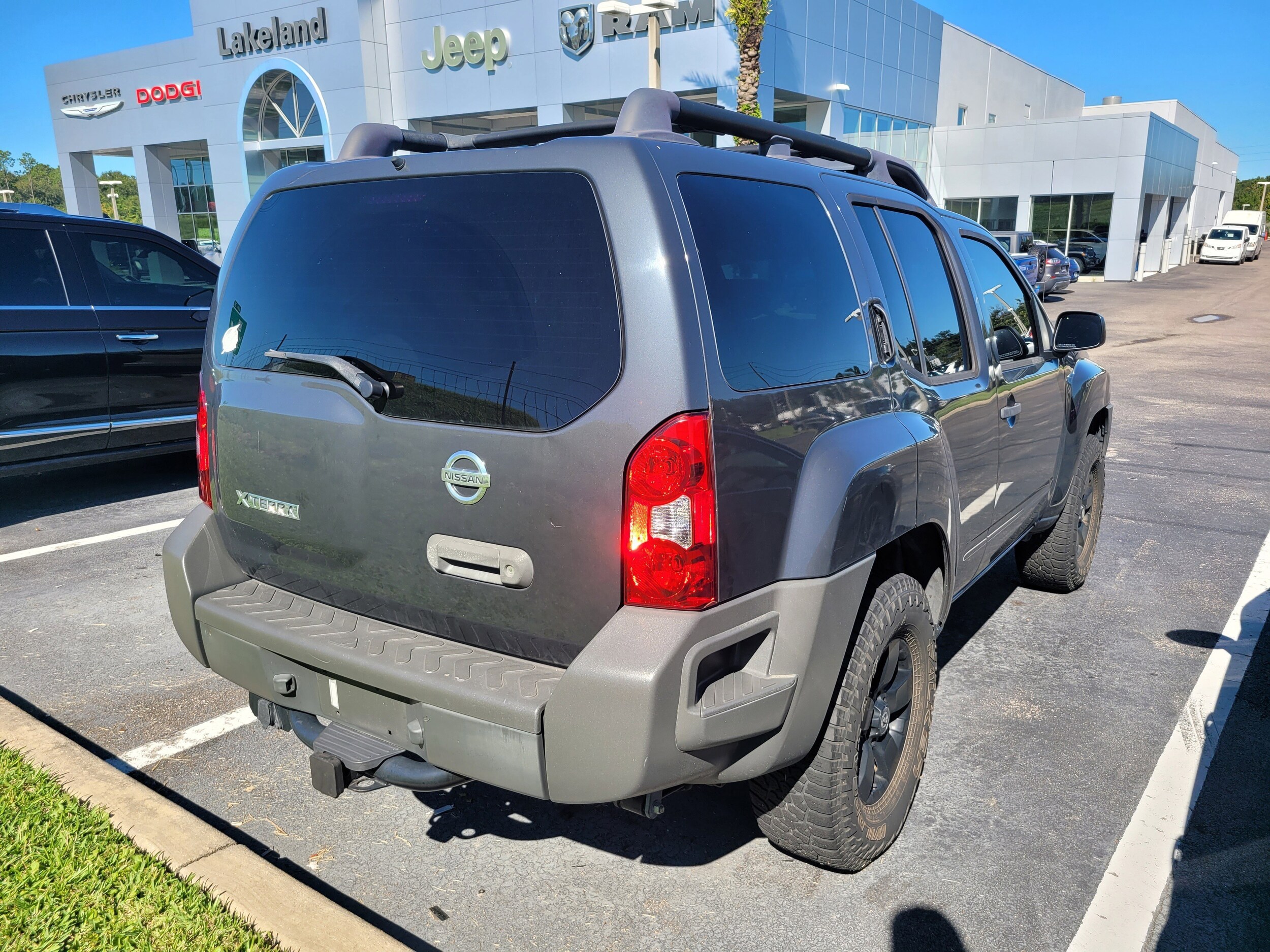 2010 Nissan Xterra S photo 2