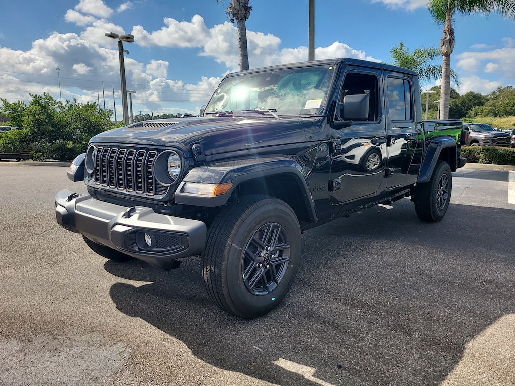 New 2025 Jeep Gladiator SPORT S 4X4 Pickup