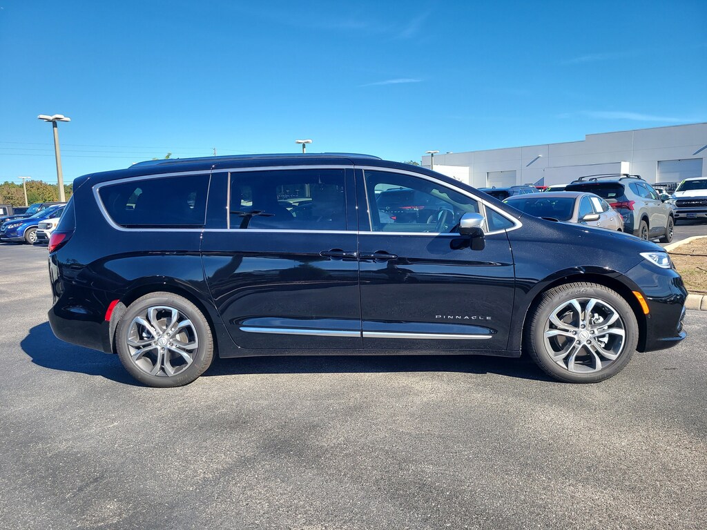 New 2026 Chrysler Pacifica PINNACLE Passenger Van