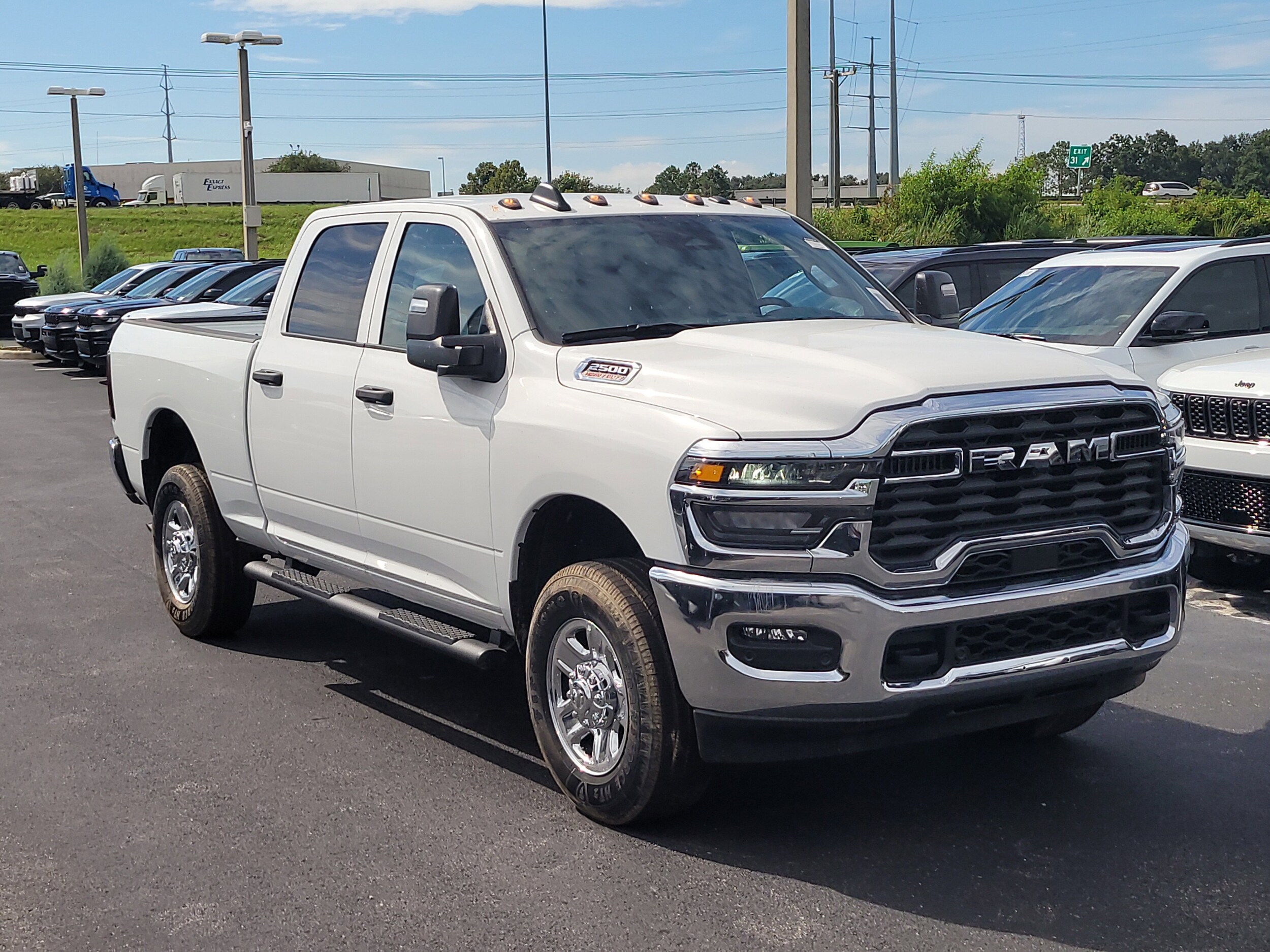 2025 Ram 2500 Tradesman photo 2