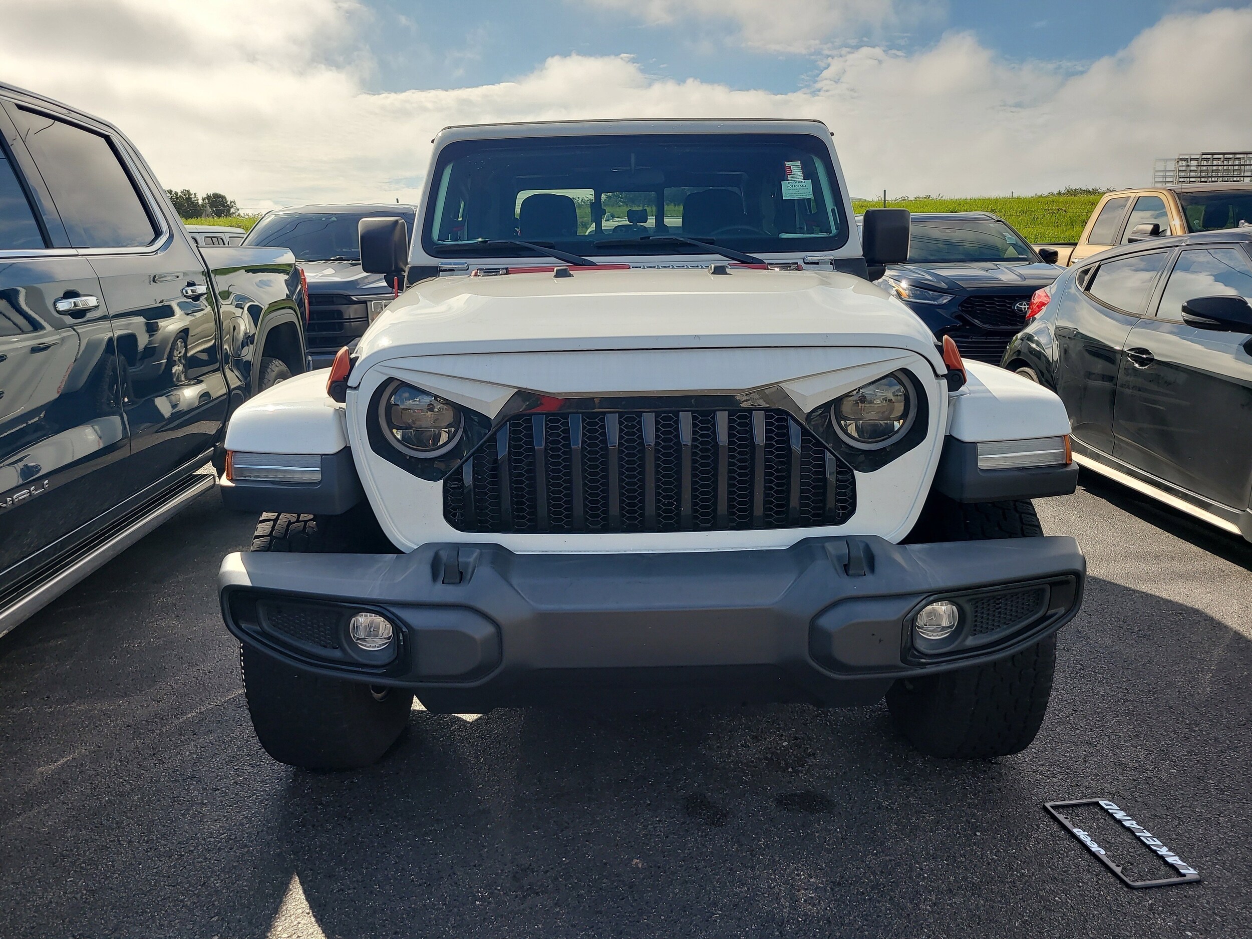 2022 Jeep Gladiator Sport Altitude photo 2