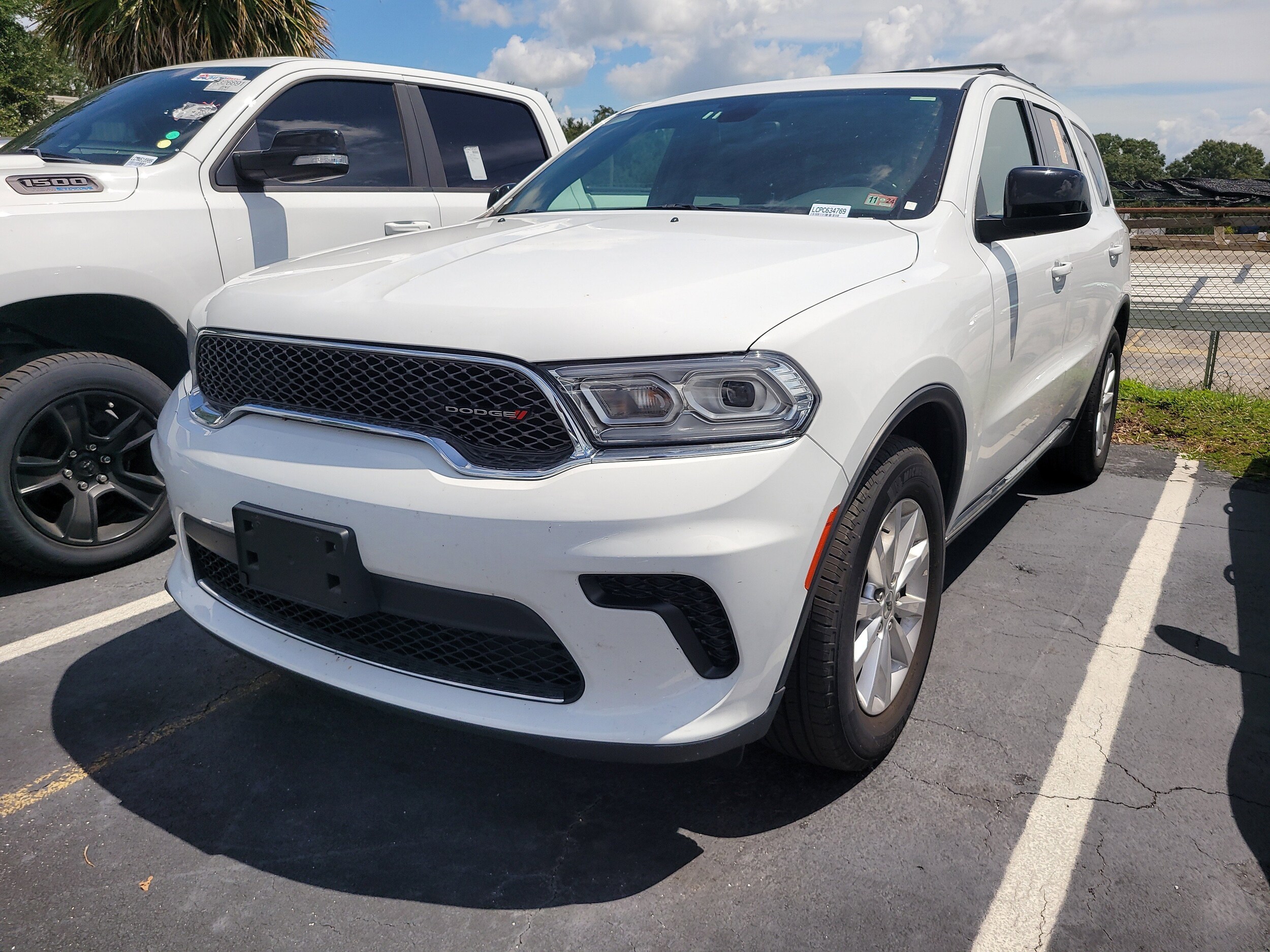 2023 Dodge Durango SXT photo 3