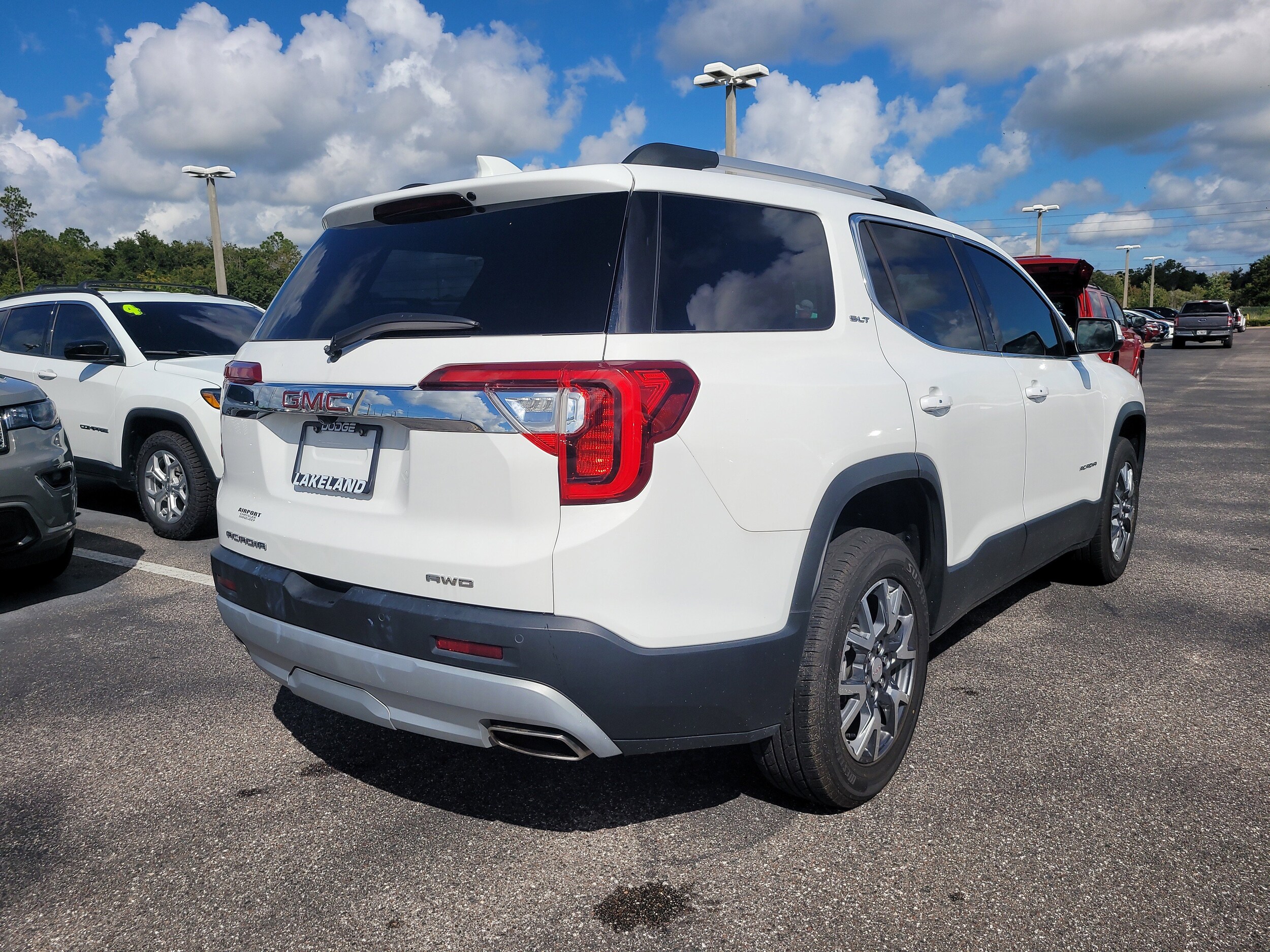 2023 Gmc Acadia SLT photo 2