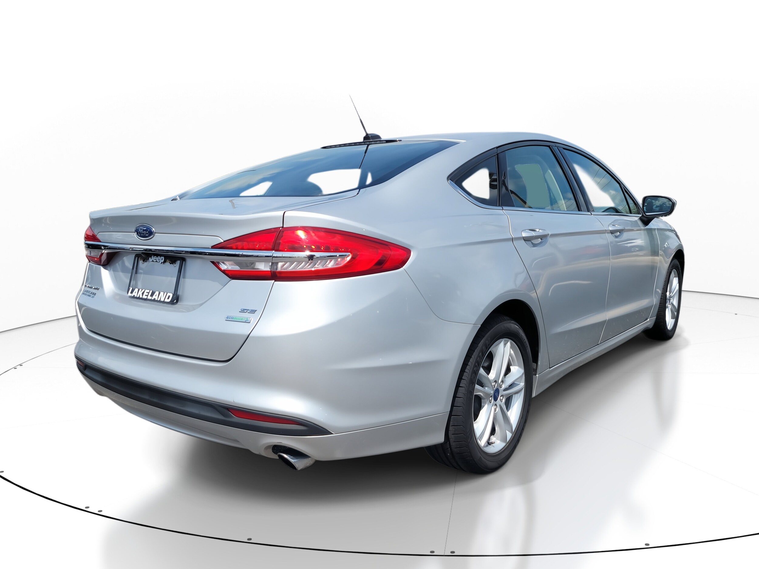2018 Ford Fusion SE photo 4