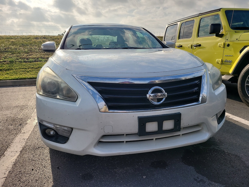 Used 2015 Nissan