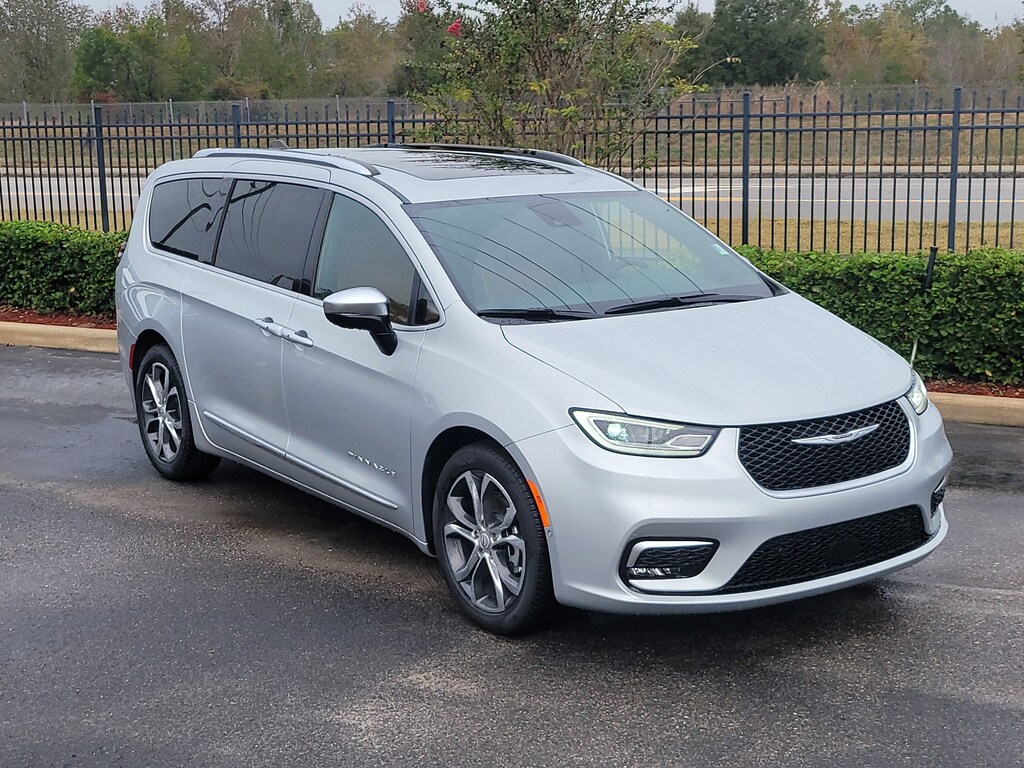 New 2026 Chrysler Pacifica PINNACLE Passenger Van