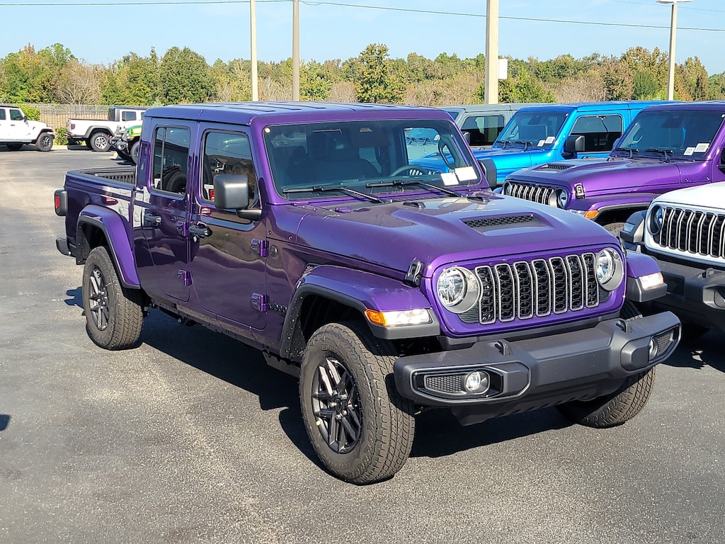 New 2026 Jeep Gladiator SPORT S 4X4 Pickup