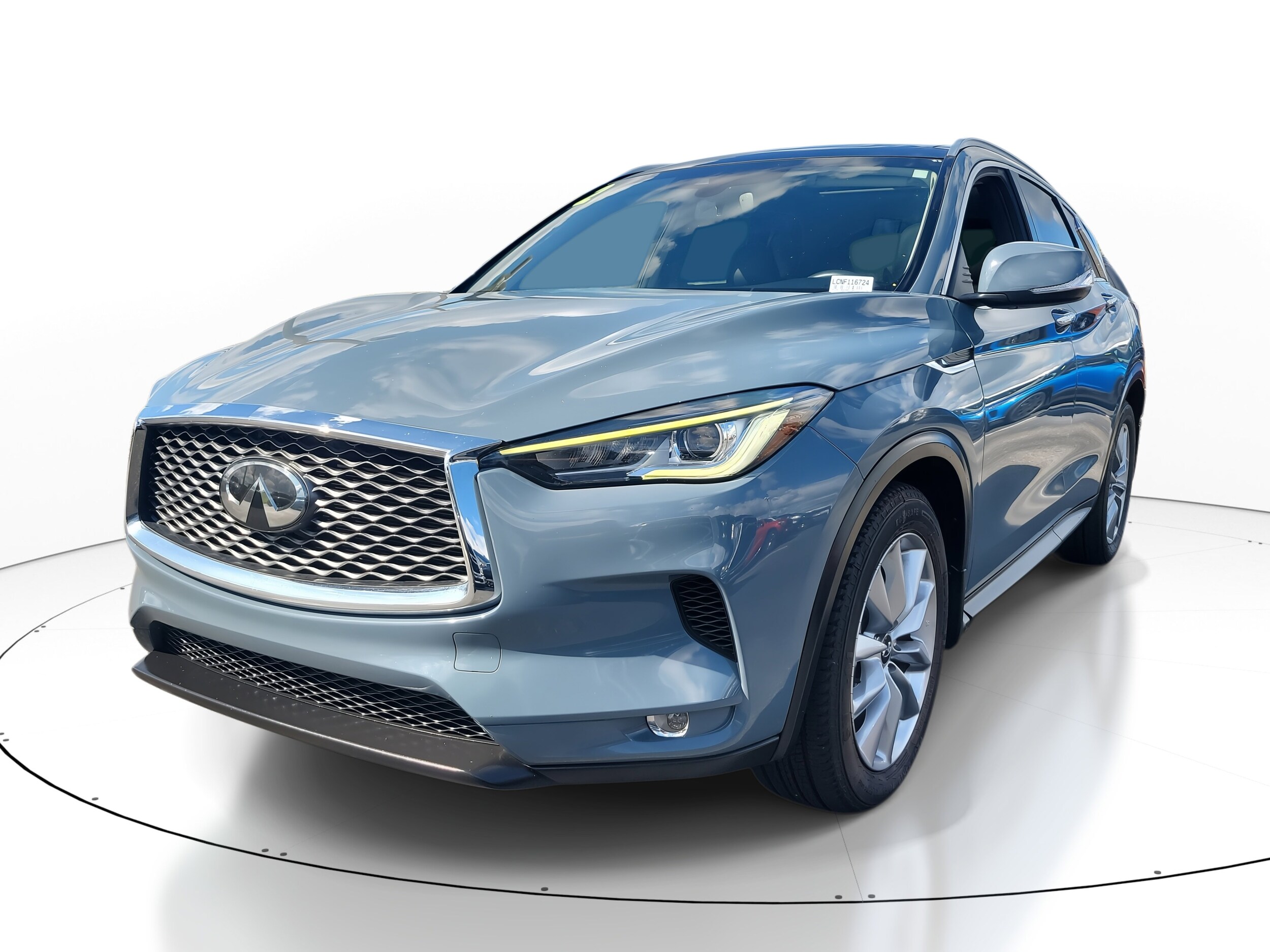 2022 Infiniti QX50 Luxe photo 3