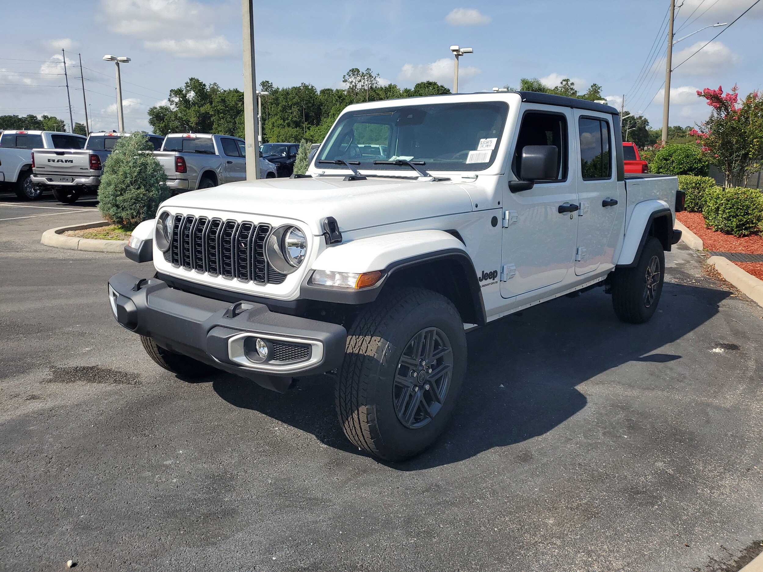 2025 Jeep Gladiator Sport S photo 4