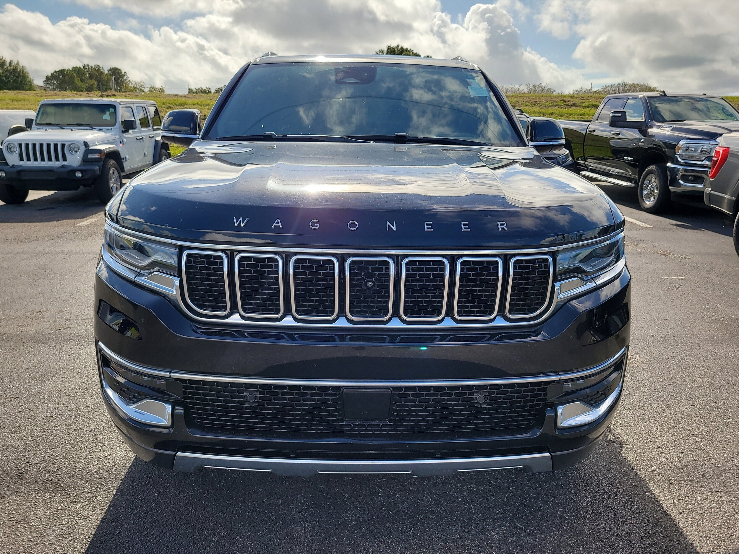 2022 Jeep Wagoneer Series III photo 2
