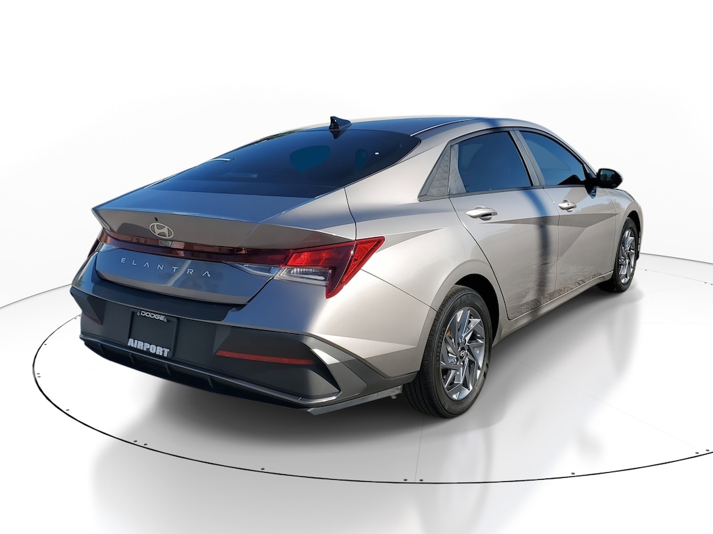 Used 2024 Hyundai Elantra SEL Sedan