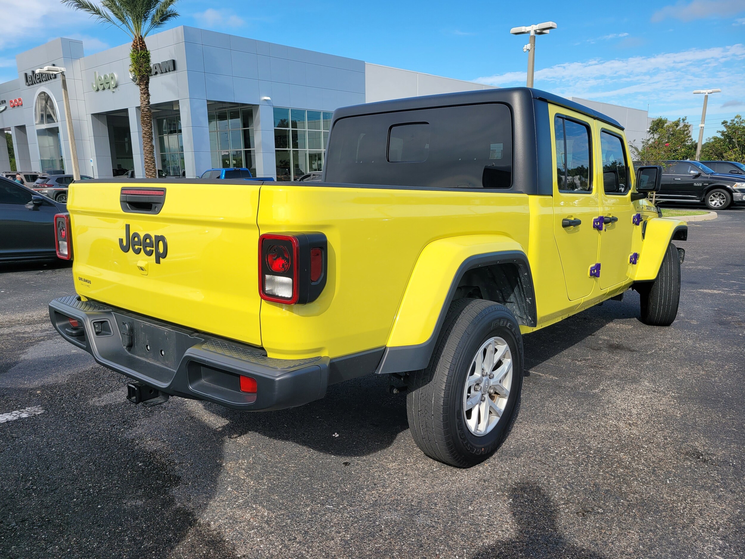 2023 Jeep Gladiator Sport S photo 4