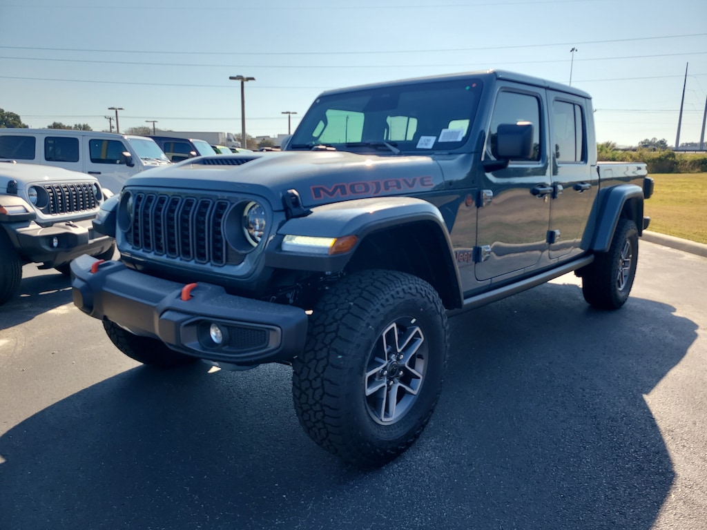 New 2026 Jeep Gladiator MOJAVE 4X4 Pickup
