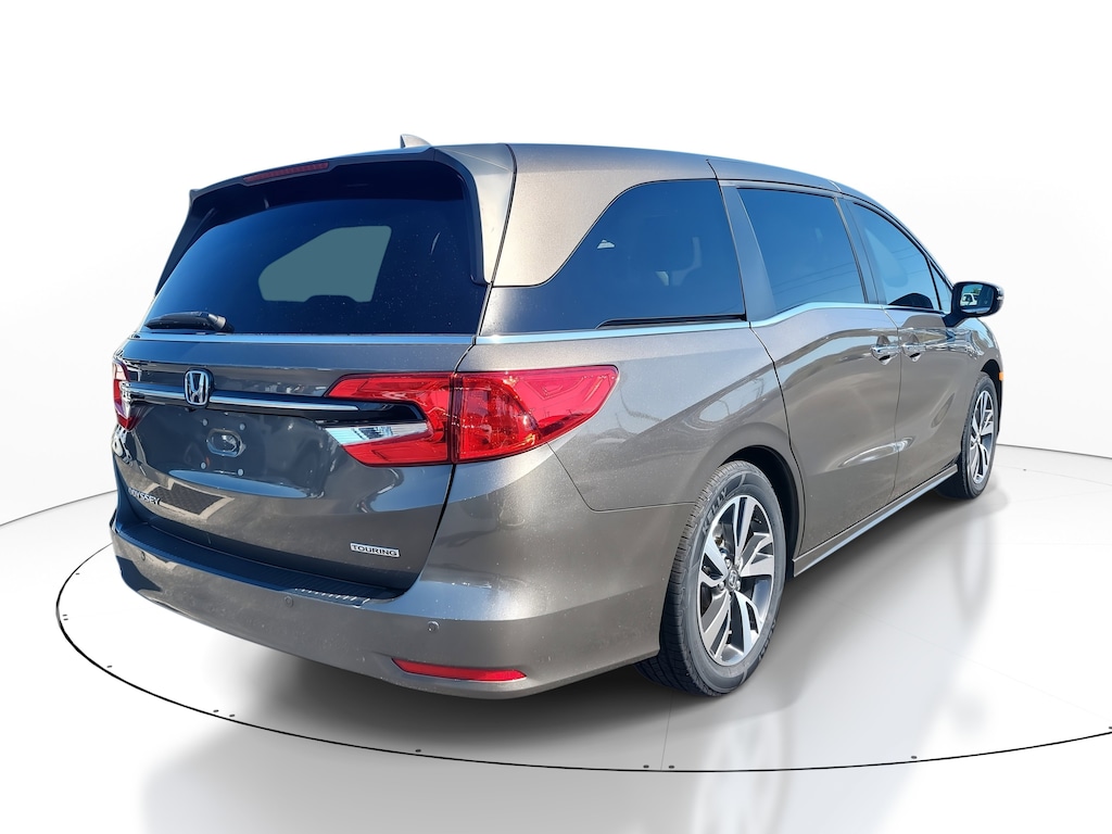 2022 Honda Odyssey Touring photo 4