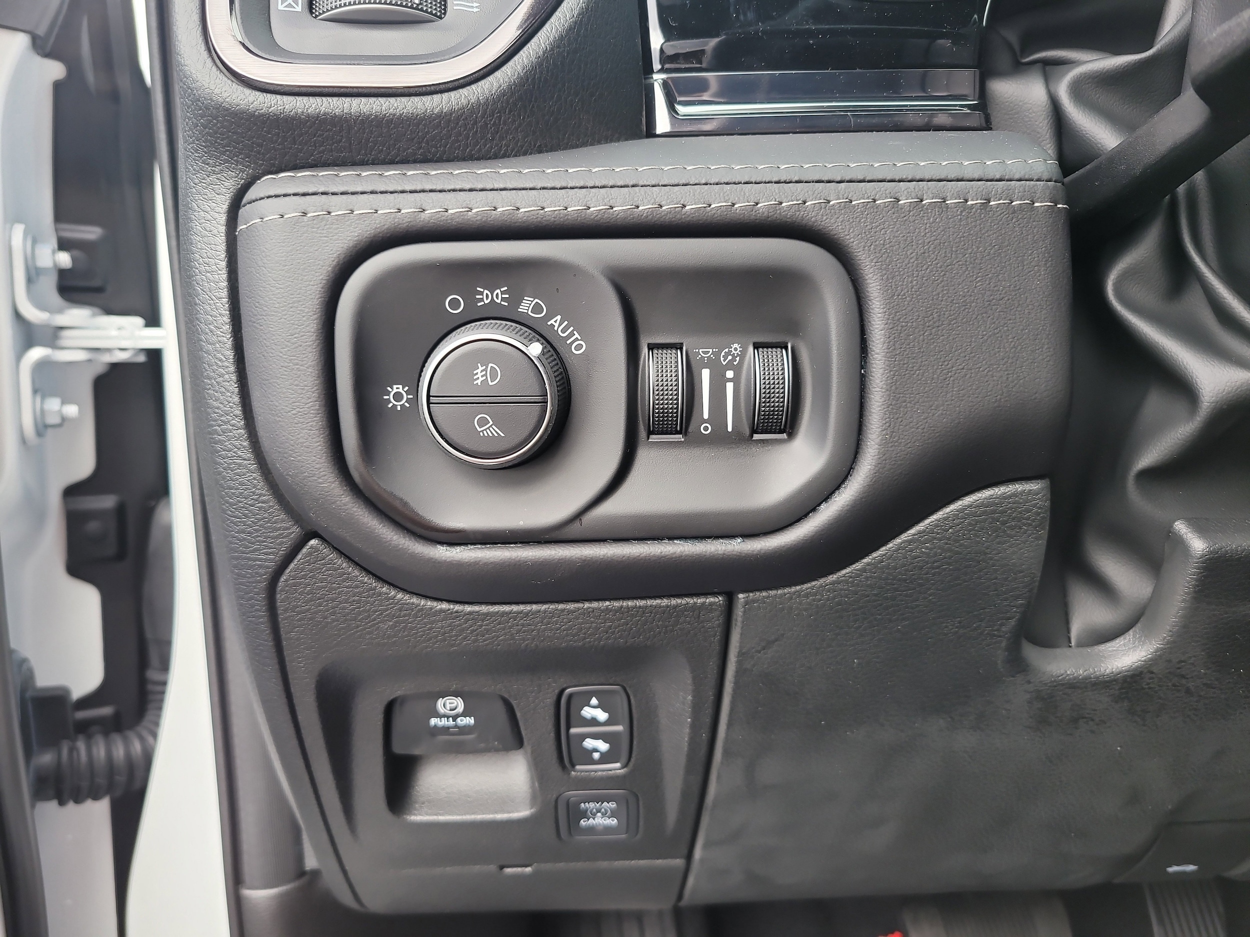 2026 RAM 1500 Limited - Photo 21
