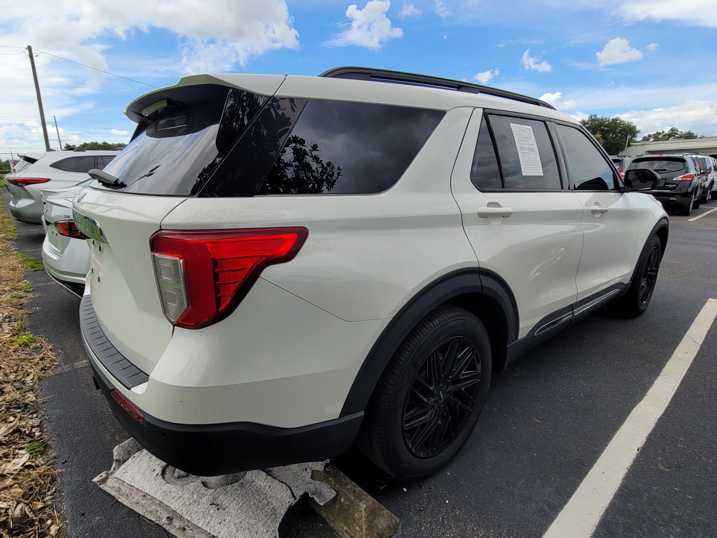2022 Ford Explorer XLT photo 3