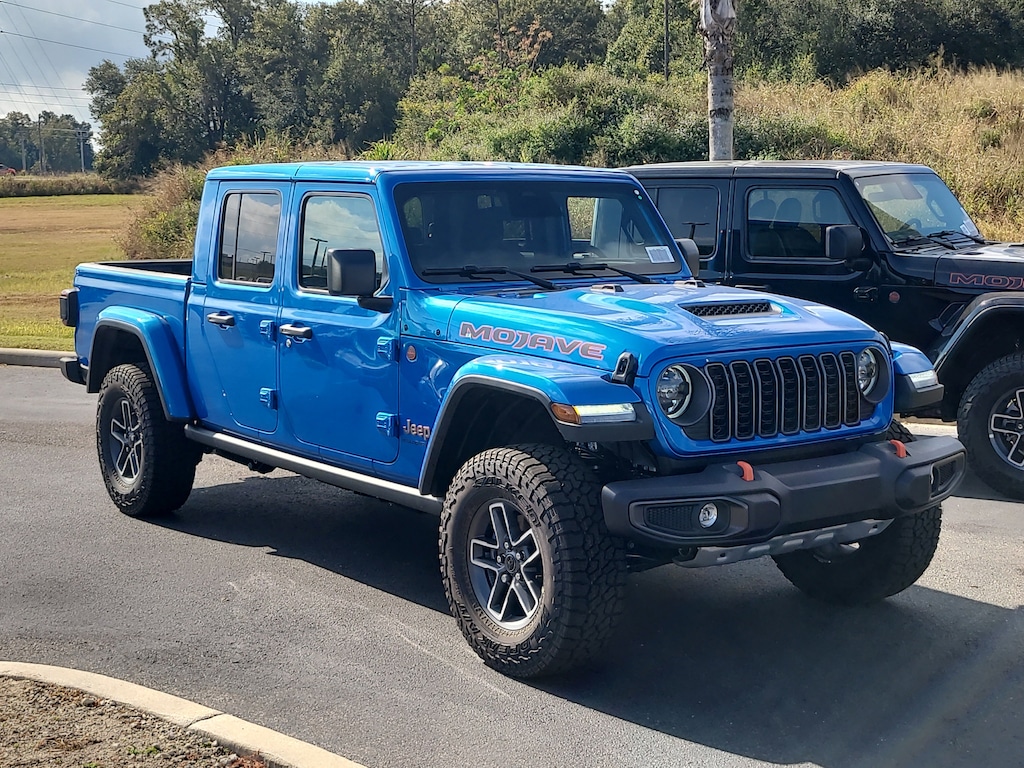 New 2026 Jeep Gladiator MOJAVE 4X4 Pickup