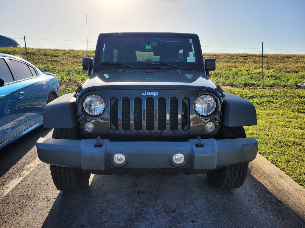 Used 2015 Jeep Wrangler Unlimited Rubicon 4x4 SUV