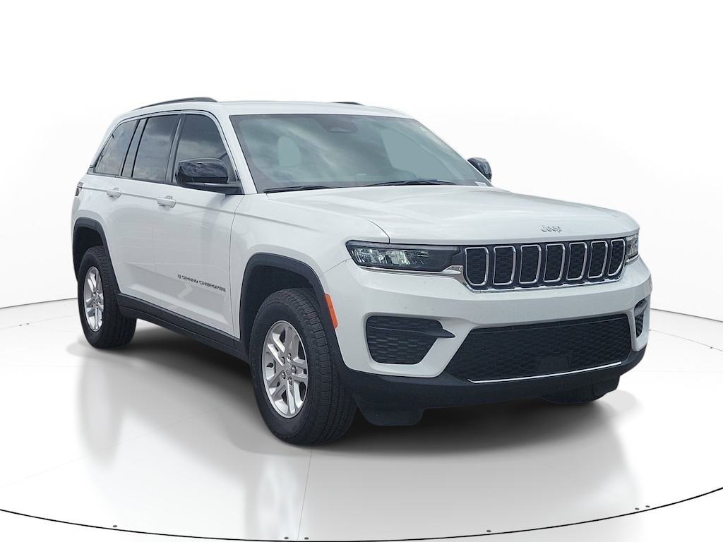 Used 2025 Jeep Grand Cherokee Laredo SUV