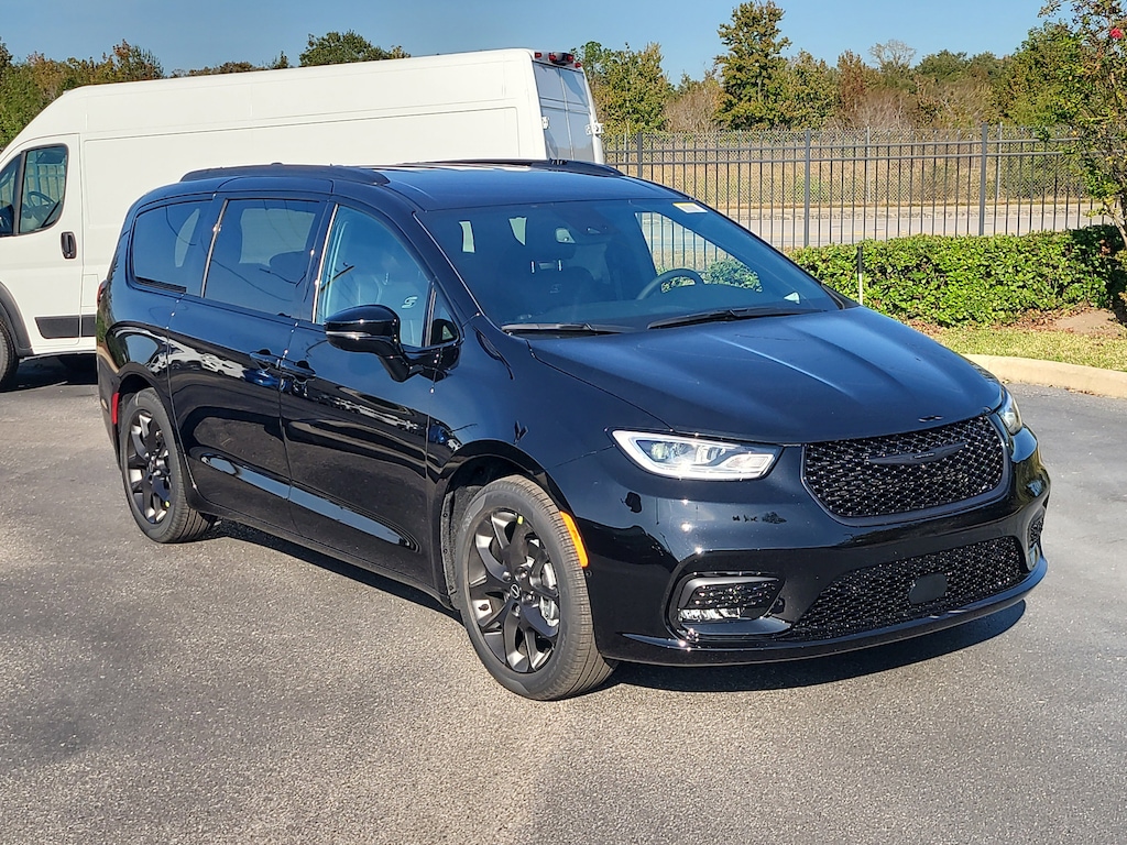 New 2026 Chrysler Pacifica SELECT Passenger Van