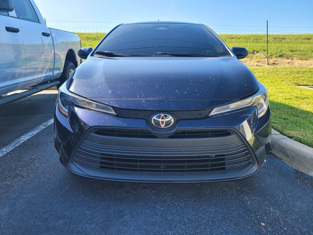 2023 Toyota Corolla LE photo 2