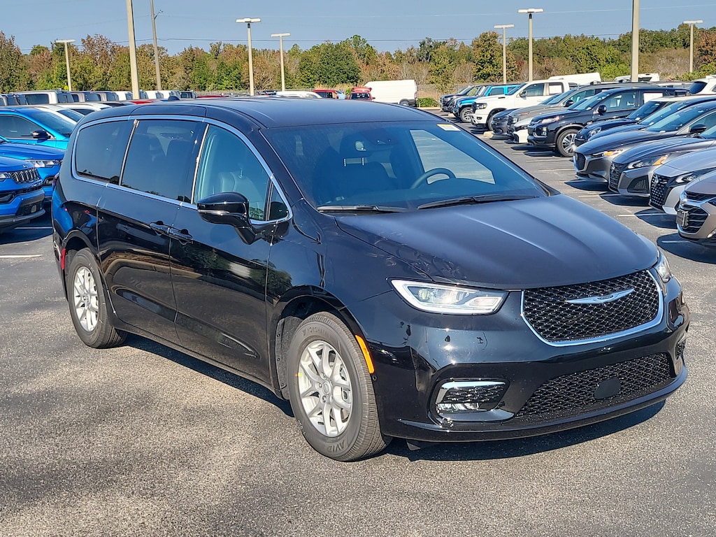 New 2026 Chrysler Pacifica SELECT Passenger Van