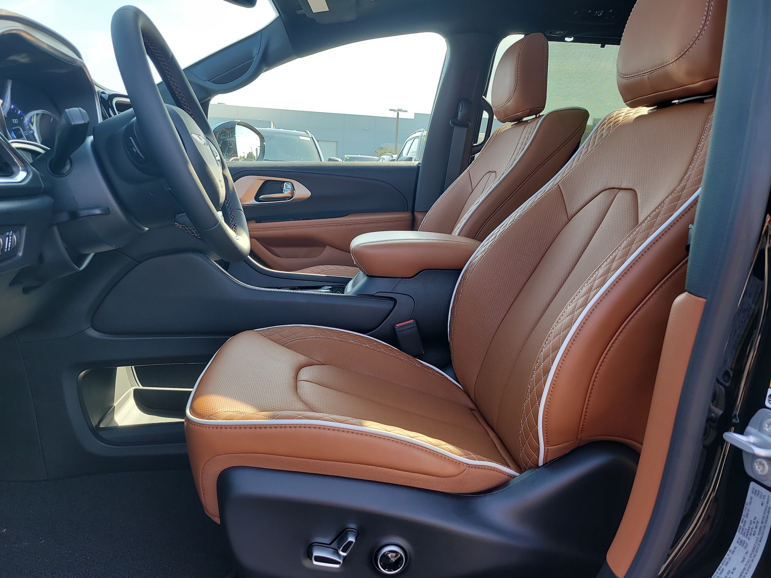 2026 Chrysler Pacifica Pinnacle - Photo 15