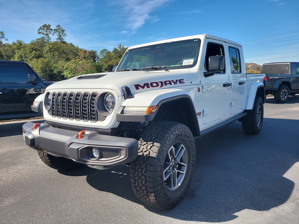 New 2026 Jeep Gladiator MOJAVE 4X4 Pickup