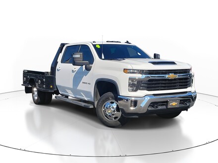 2024 Chevrolet Silverado 3500 HD Chassis LT Truck Crew Cab
