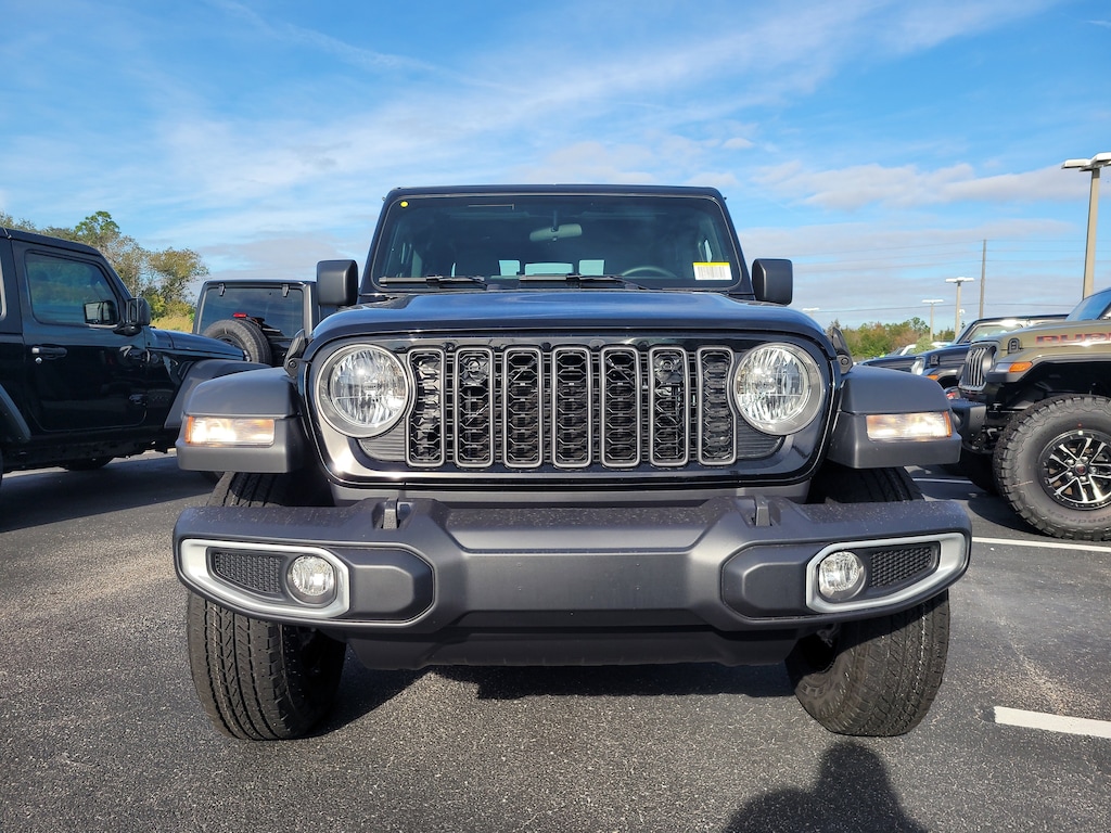 New 2026 Jeep Gladiator SPORT 4X4 Pickup