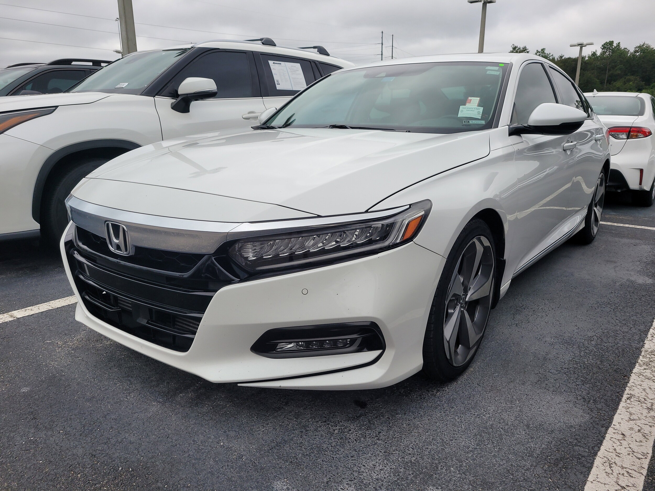 2020 Honda Accord Touring 2.0T photo 3