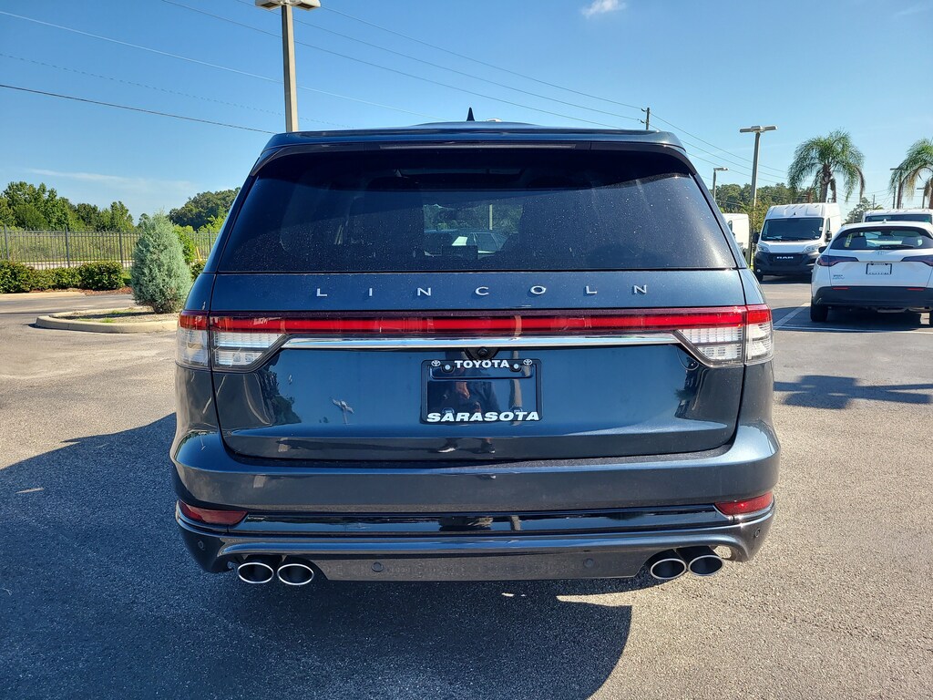 2022 Lincoln Aviator Grand Touring photo 2