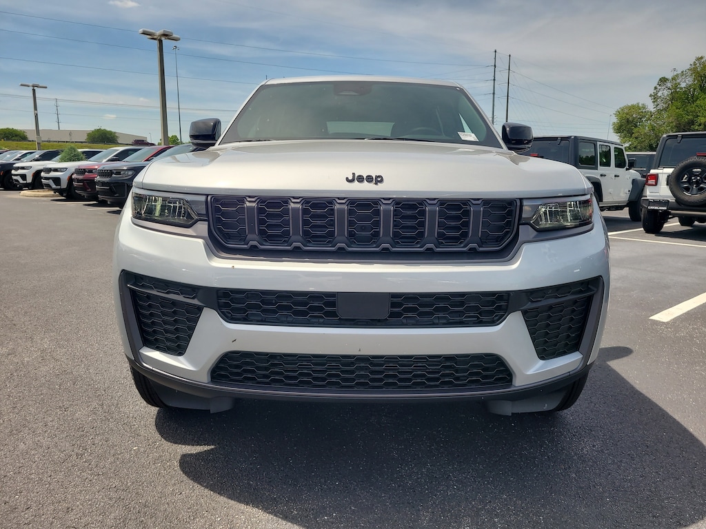 New 2026 Jeep Grand Cherokee LAREDO ALTITUDE 4X2 Sport Utility