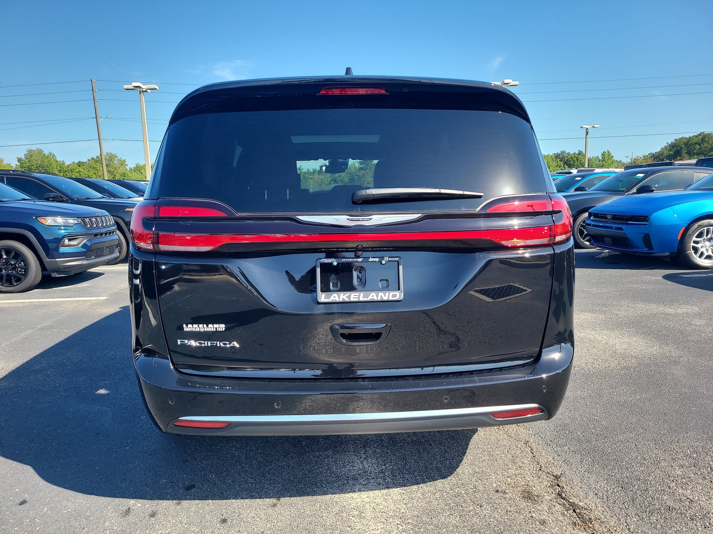 2026 Chrysler Pacifica Pinnacle - Photo 7
