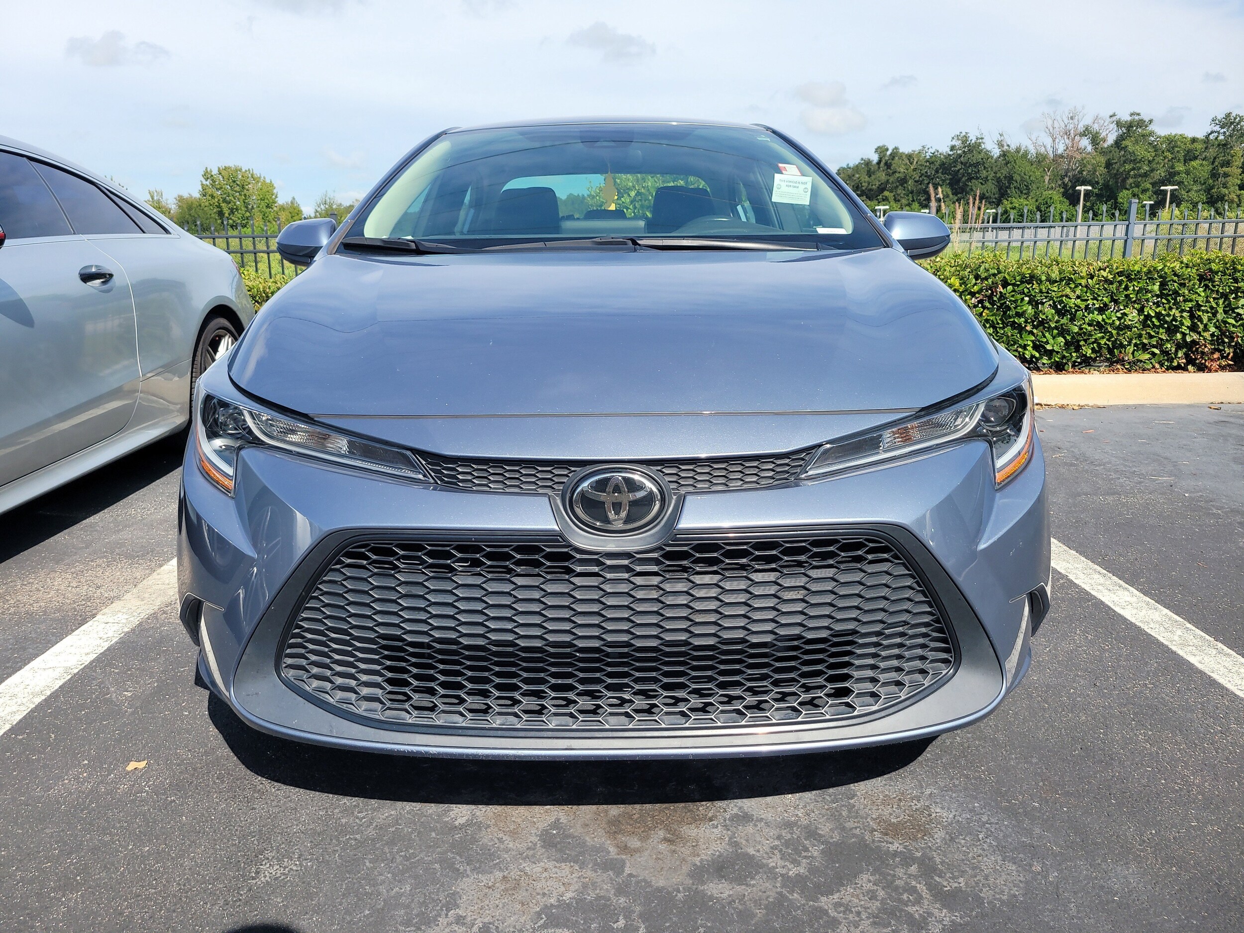 2022 Toyota Corolla LE photo 2