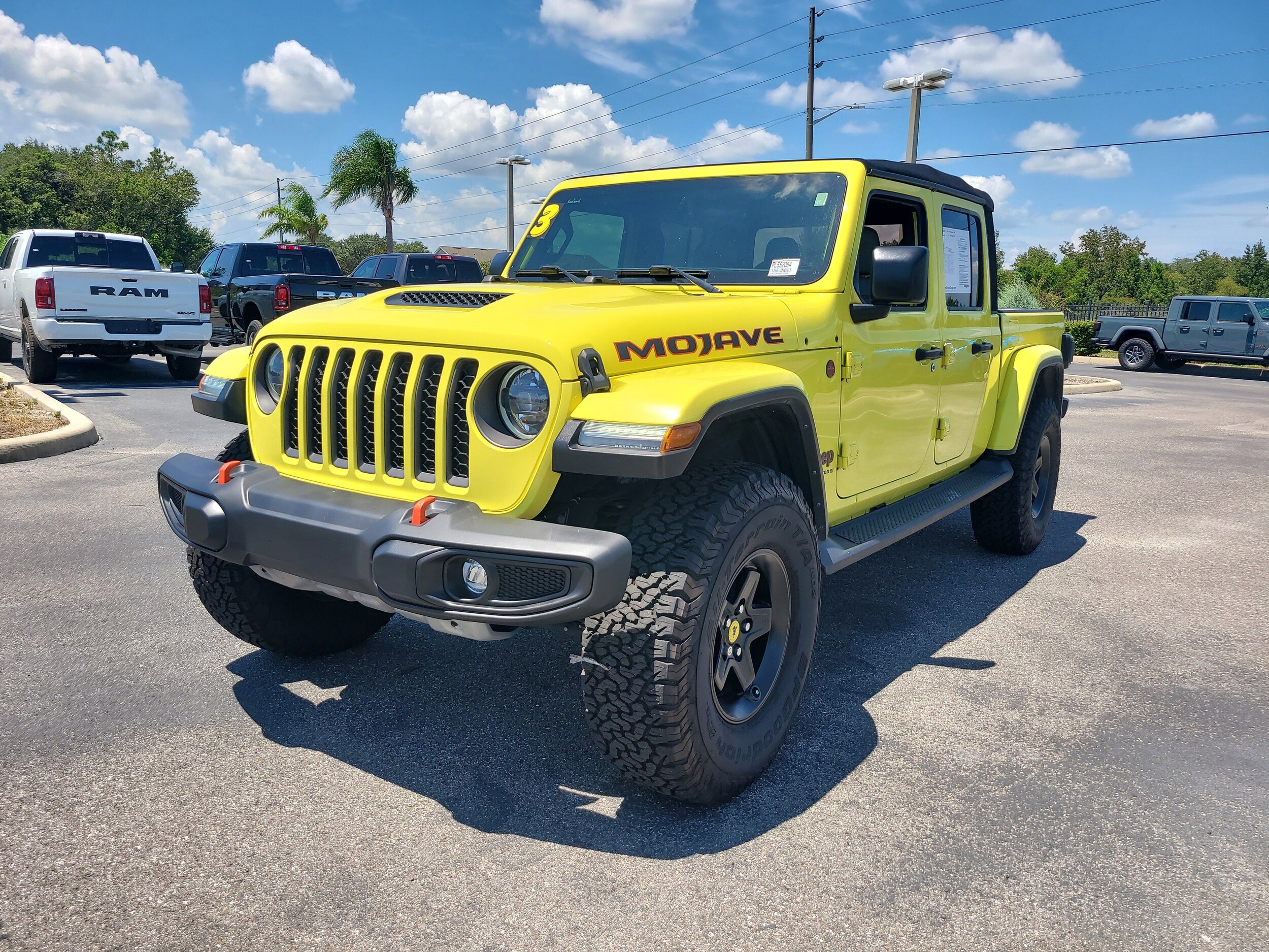 2023 Jeep Gladiator Mojave photo 3