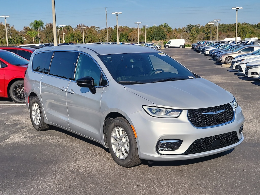 New 2026 Chrysler Pacifica SELECT Passenger Van