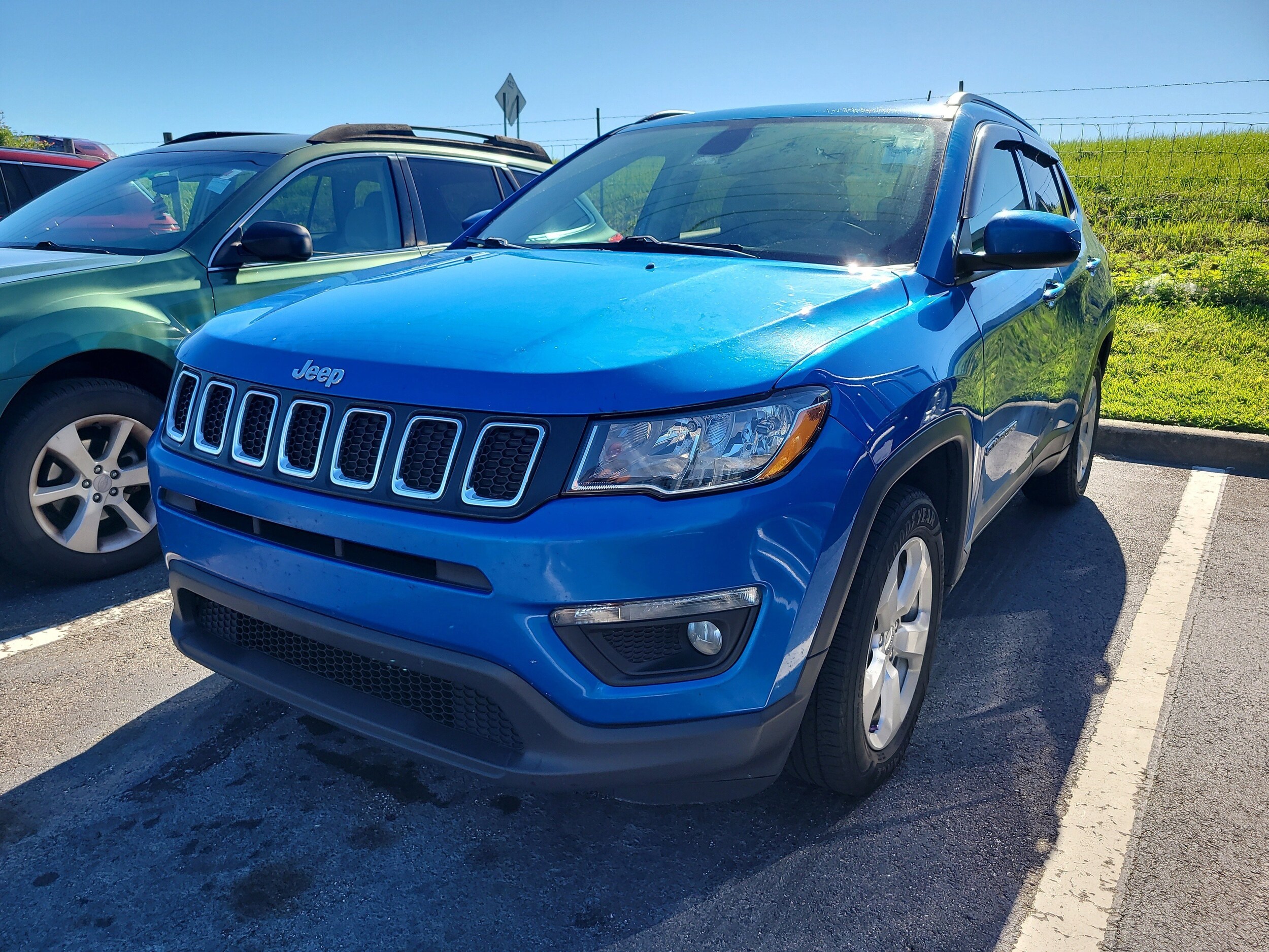 2021 Jeep Compass Latitude photo 3