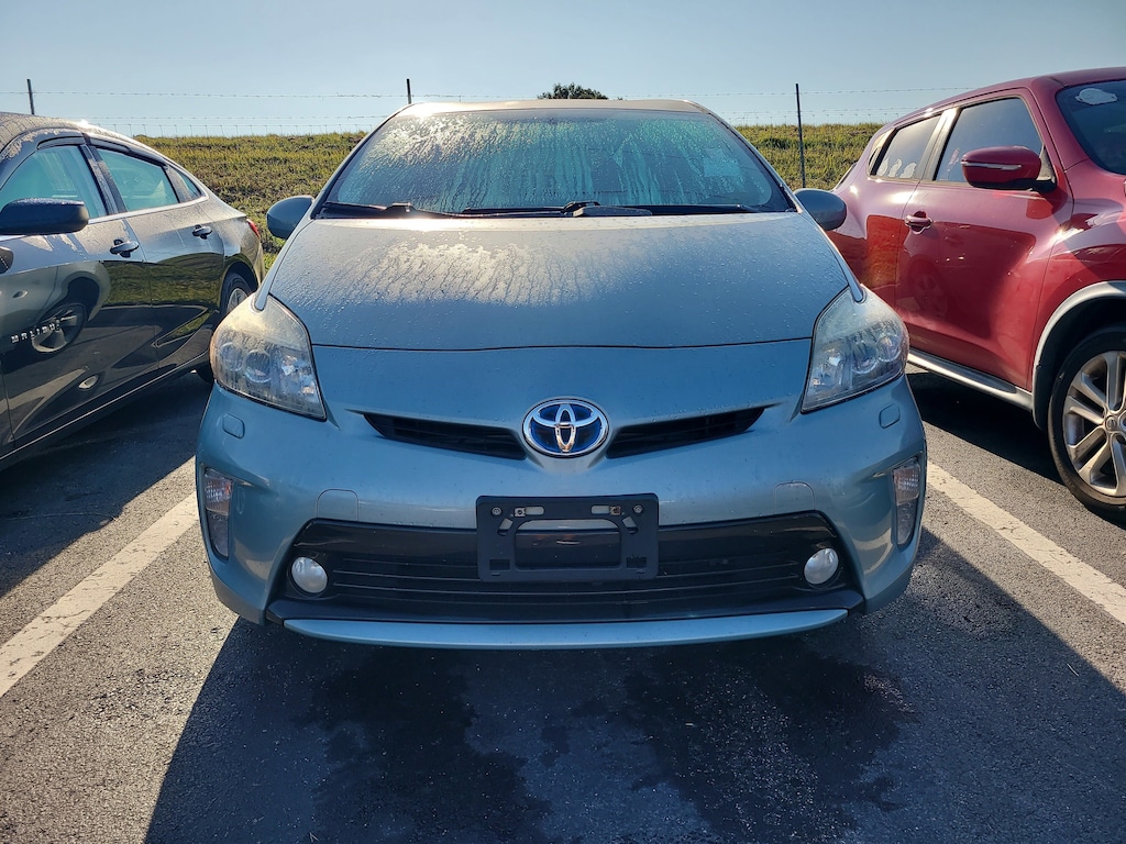 2015 Toyota Prius Four photo 2