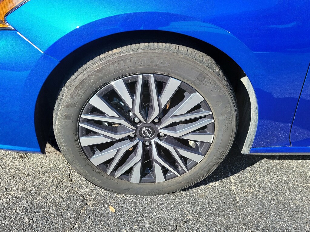 Used 2025 Nissan Altima SV Sedan