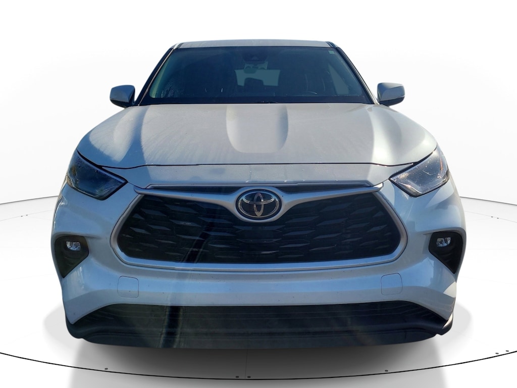 Used 2022 Toyota Highlander LE SUV