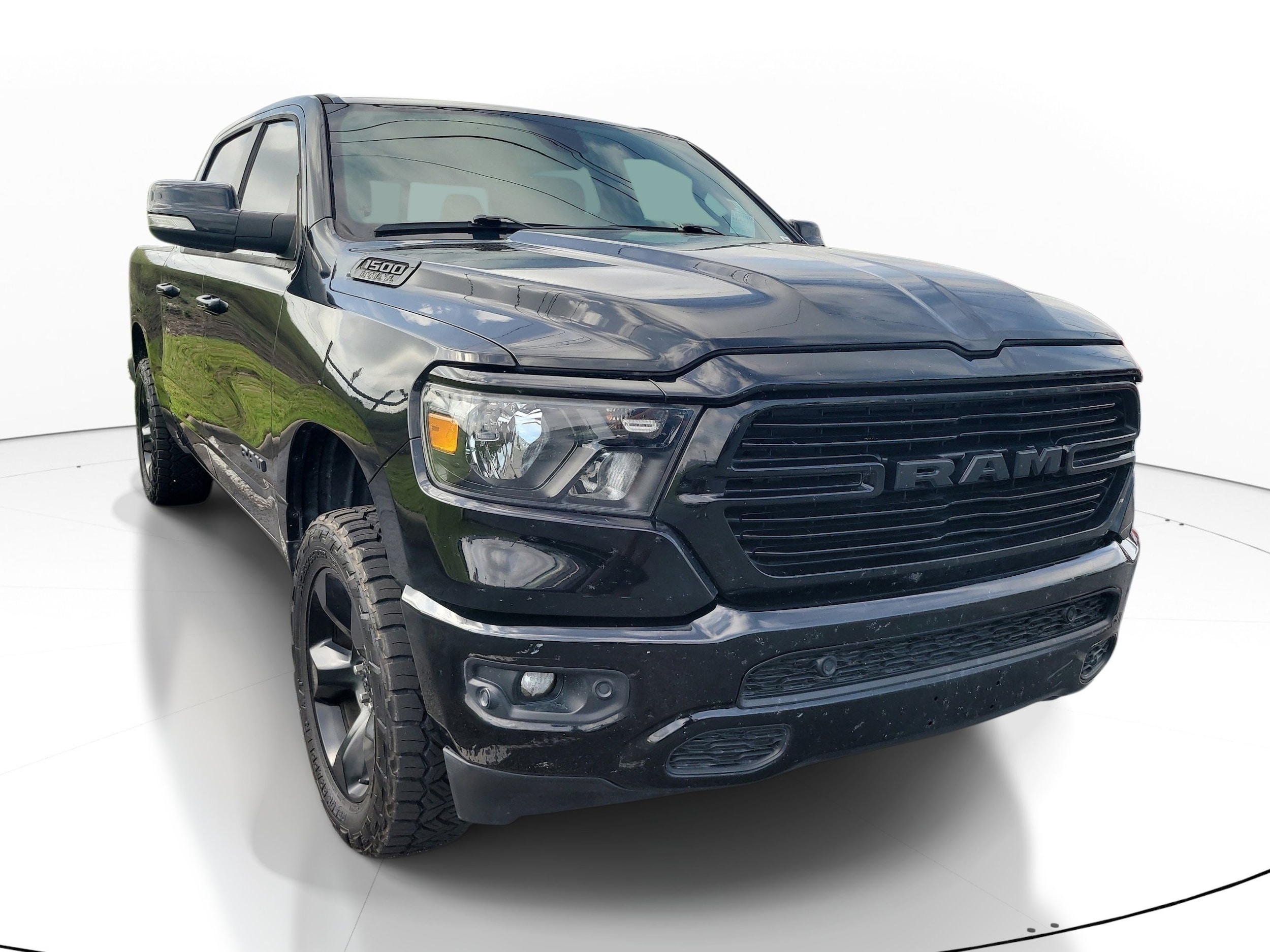 2019 RAM 1500 Big Horn/Lone Star 4x4 Crew Cab 5'7's photo