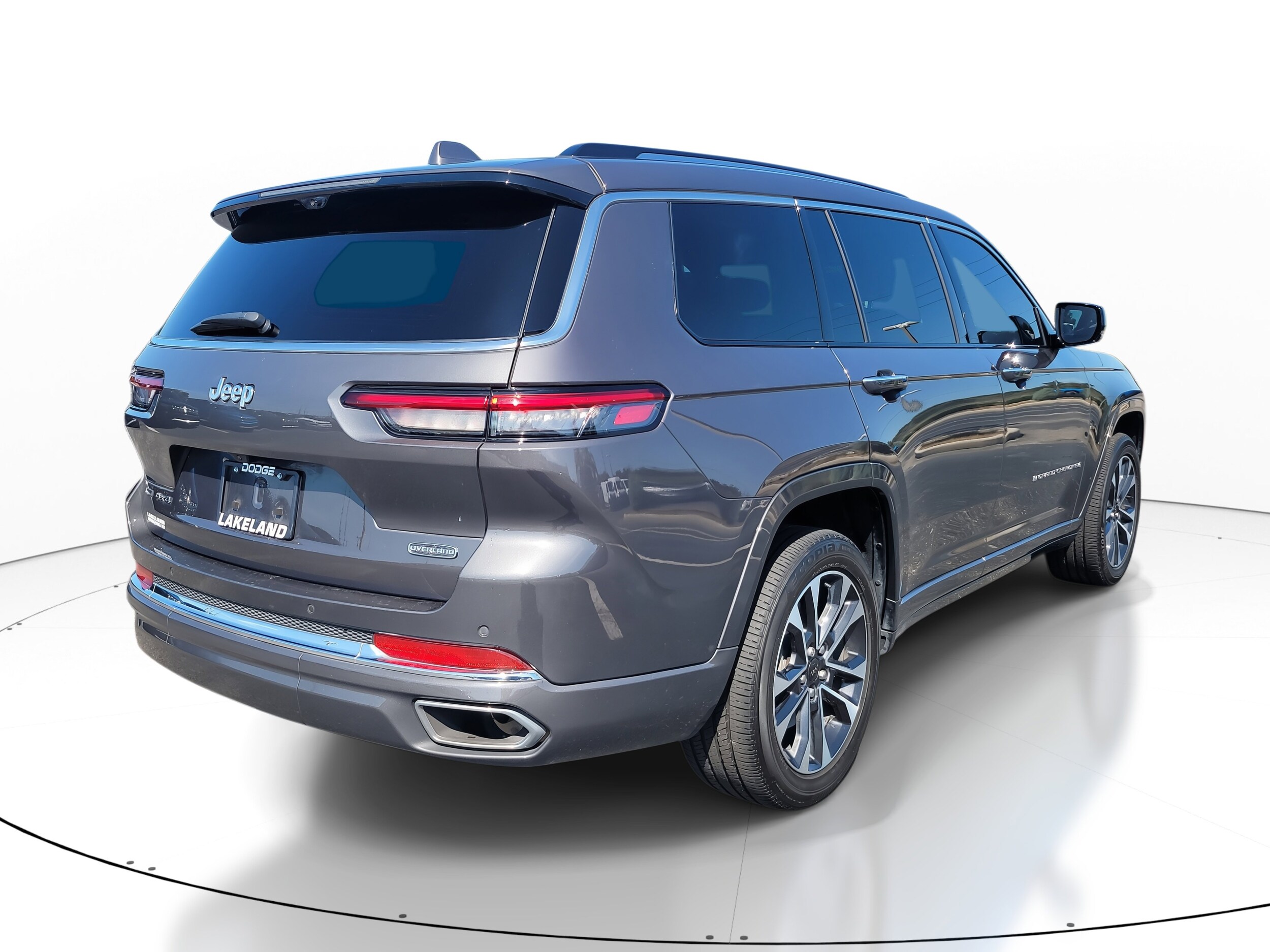 2023 Jeep Grand Cherokee Overland photo 4